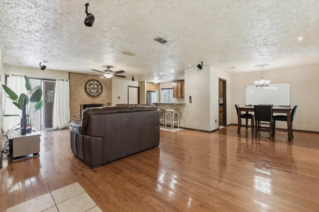 3702 Hastings Drive Arlington TX 76013