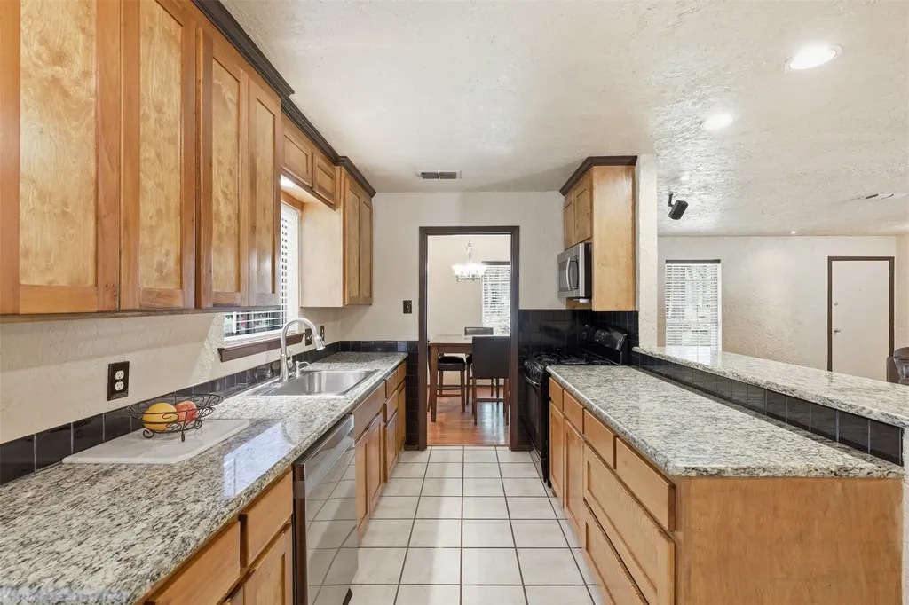 3702 Hastings Drive Arlington TX 76013