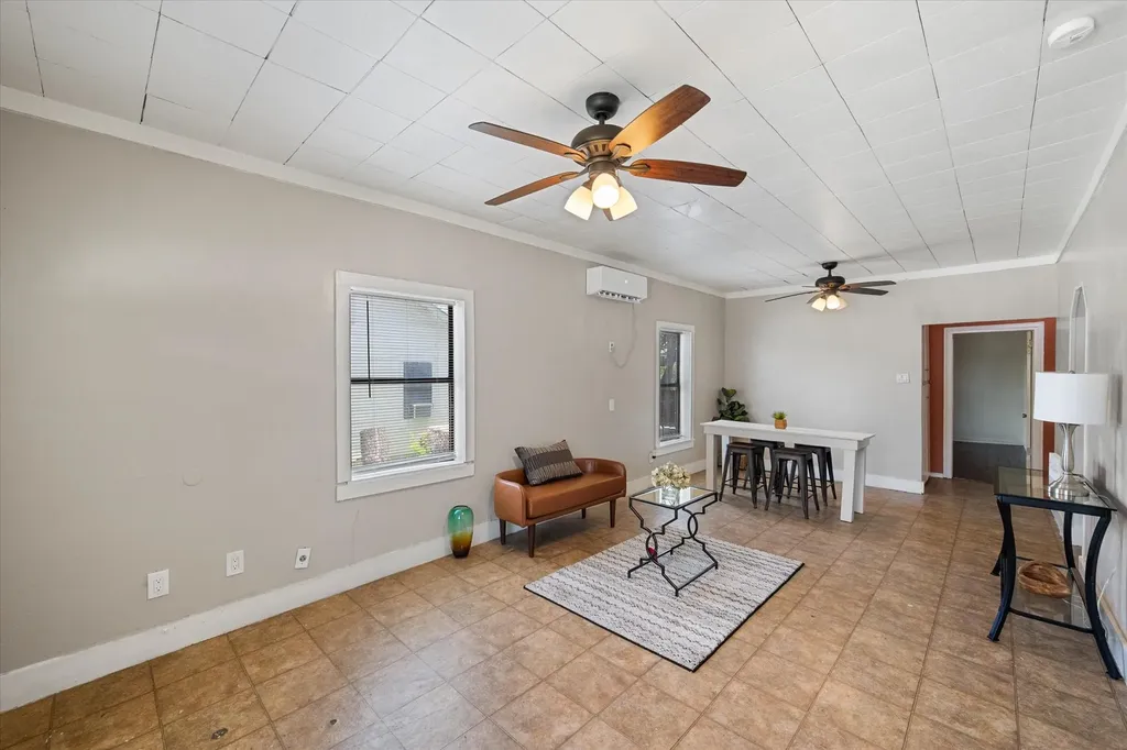 109 E Tyler Street Ennis TX 75119
