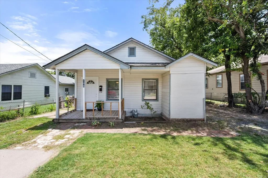 109 E Tyler Street Ennis TX 75119