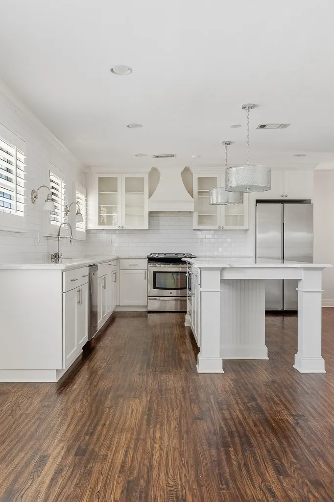 9836 Gooding Drive Dallas TX 75220