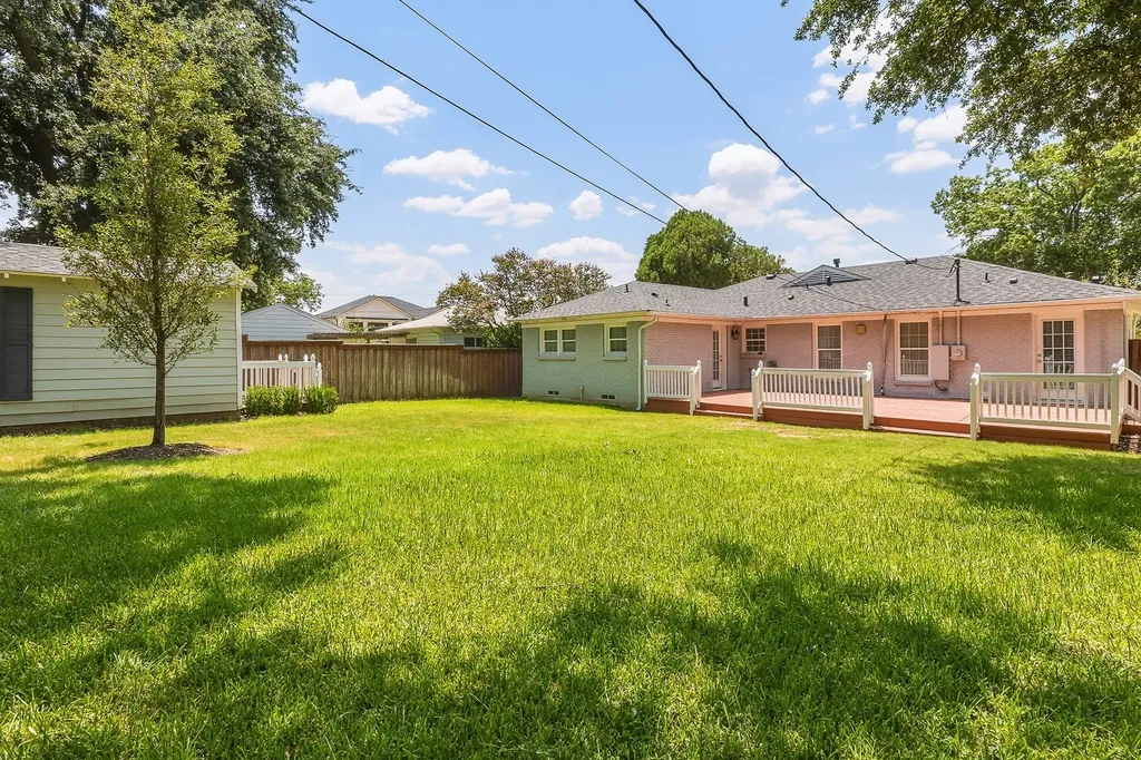 9836 Gooding Drive Dallas TX 75220