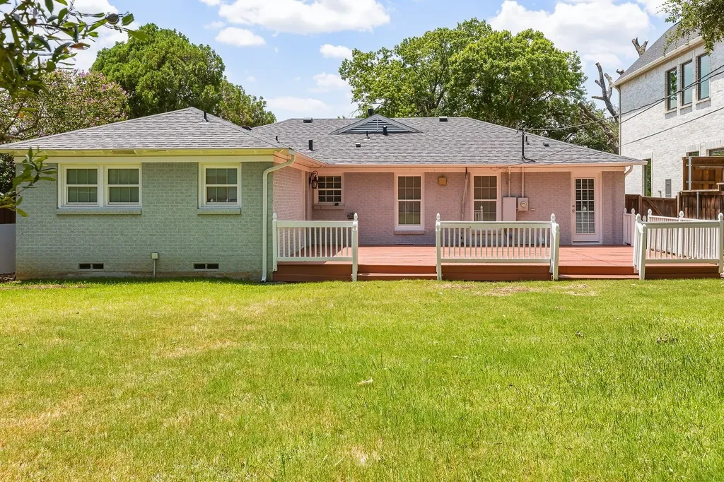 9836 Gooding Drive Dallas TX 75220