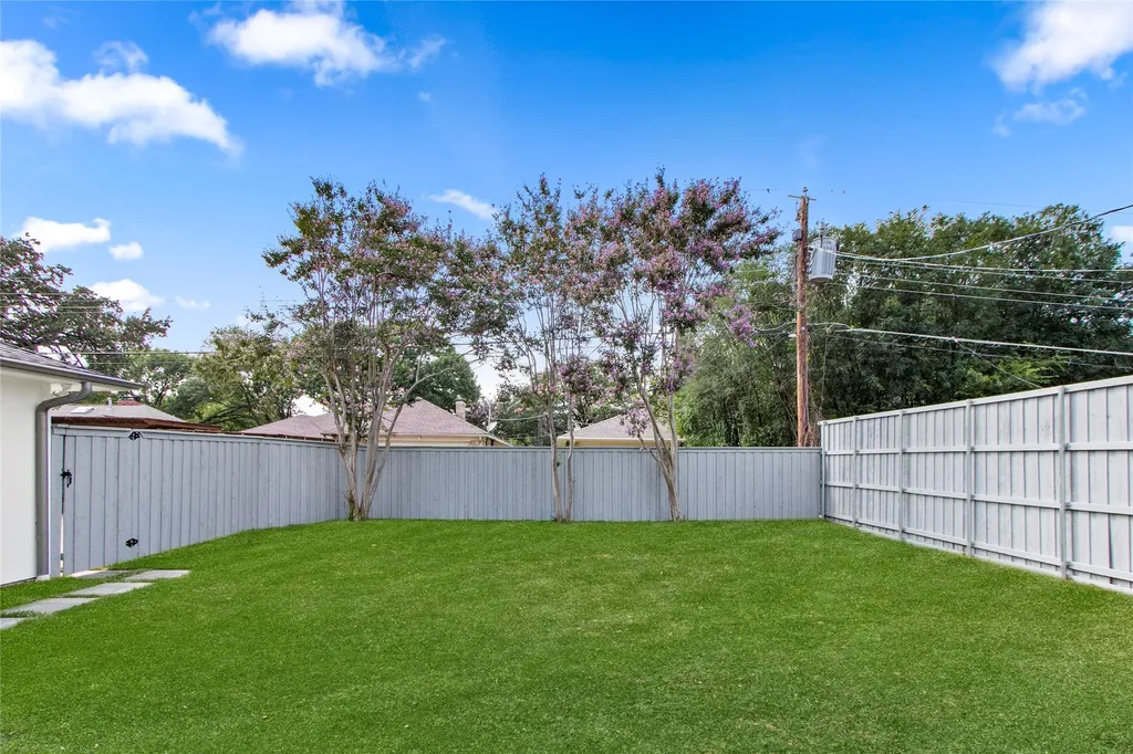 7151 Cosgrove Drive Dallas TX 75231