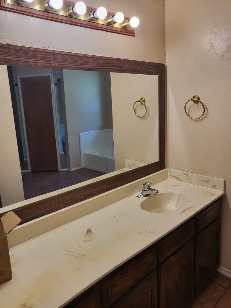 4200 Pyracantha Drive Arlington TX 76017