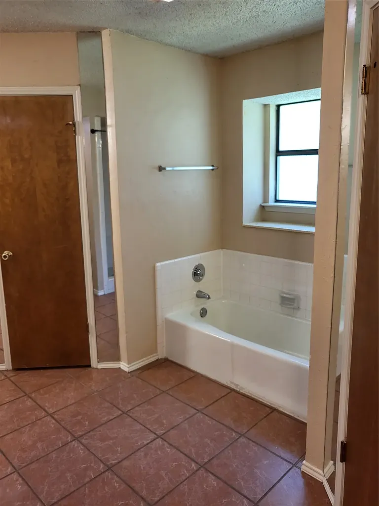 4200 Pyracantha Drive Arlington TX 76017