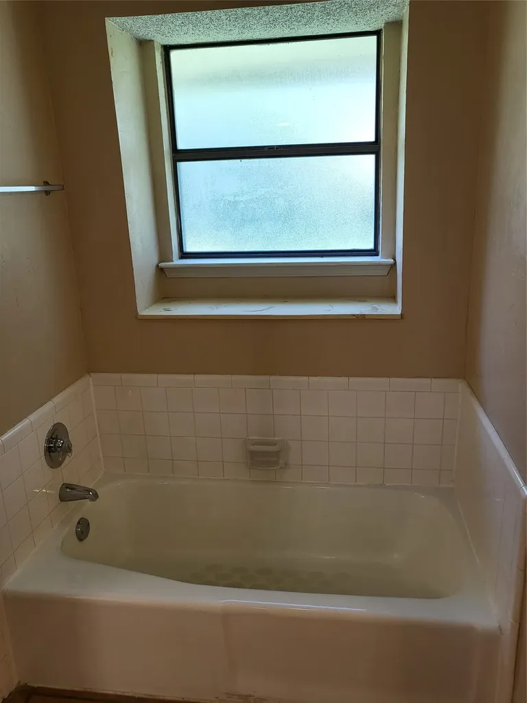 4200 Pyracantha Drive Arlington TX 76017