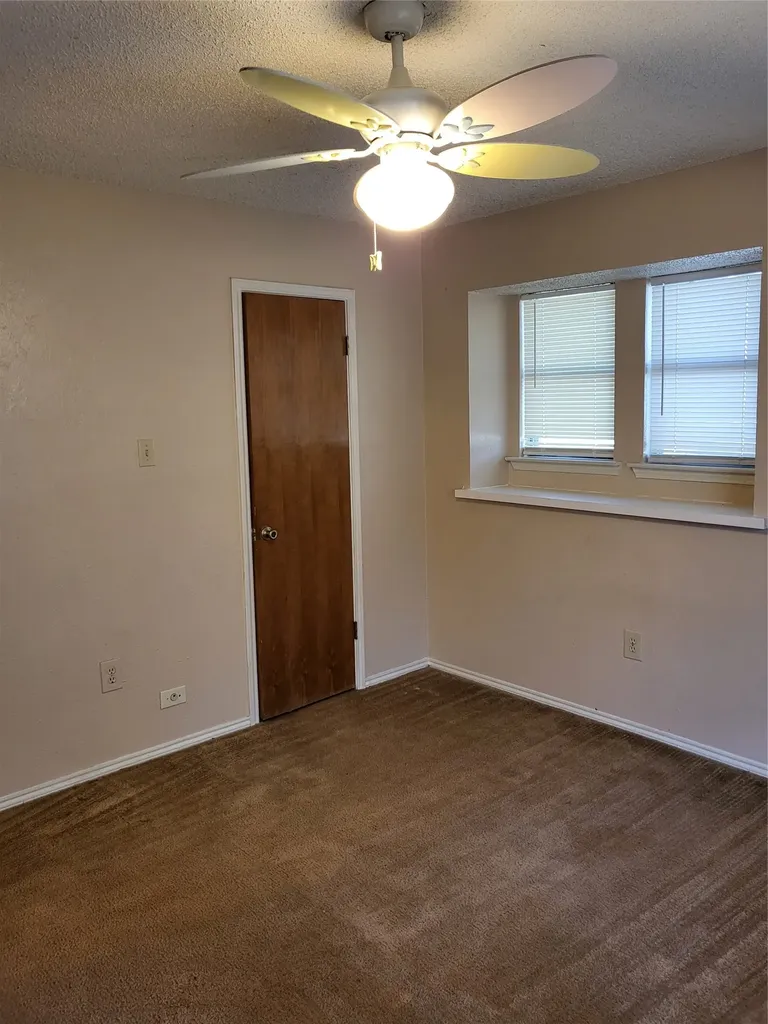 4200 Pyracantha Drive Arlington TX 76017