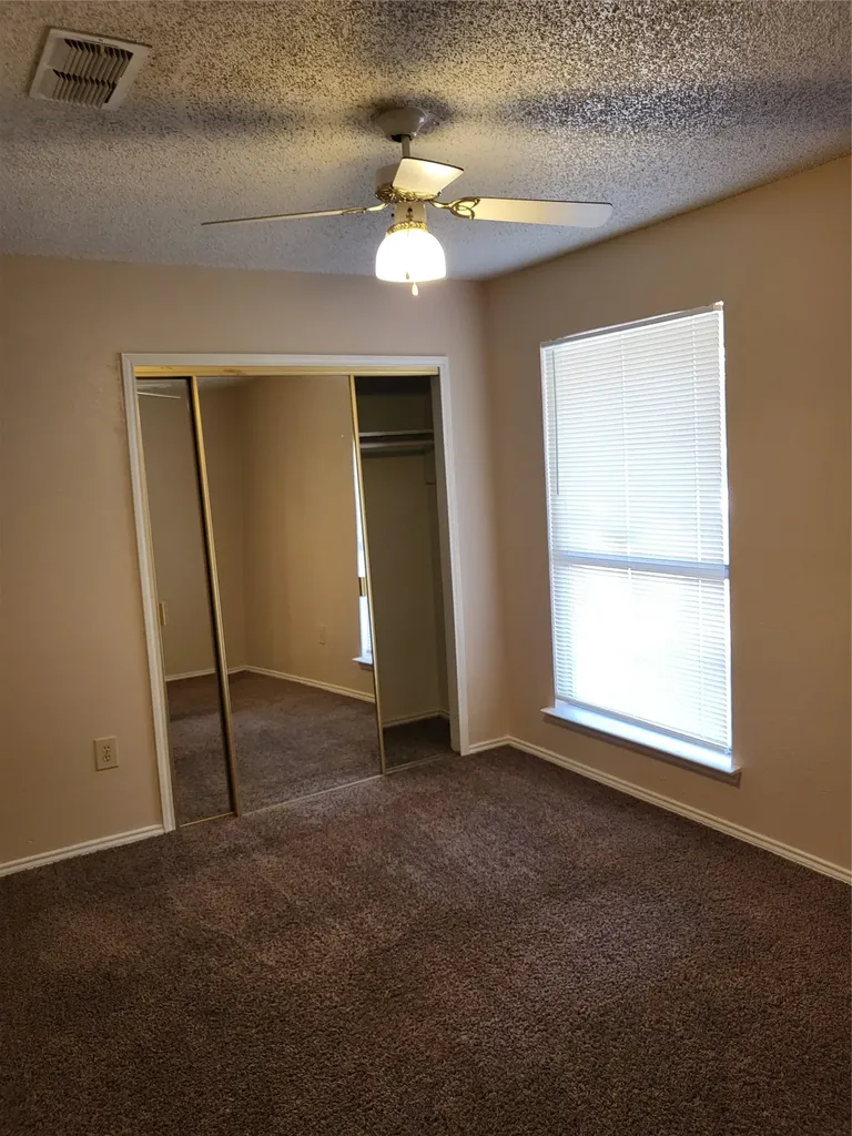 4200 Pyracantha Drive Arlington TX 76017