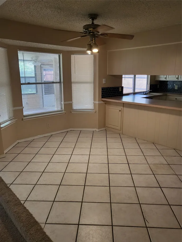 4200 Pyracantha Drive Arlington TX 76017