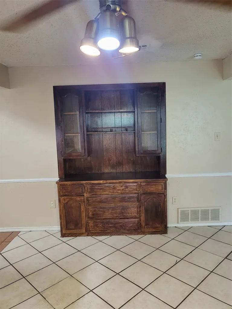 4200 Pyracantha Drive Arlington TX 76017