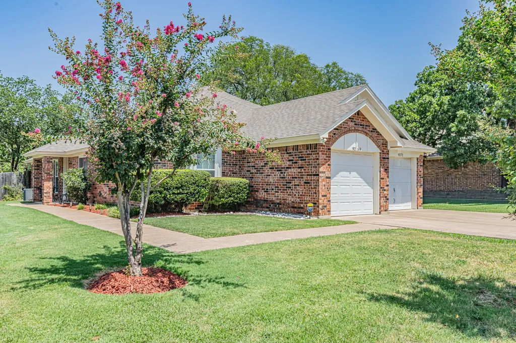 9269 Meandering Drive North Richland Hills TX 76182