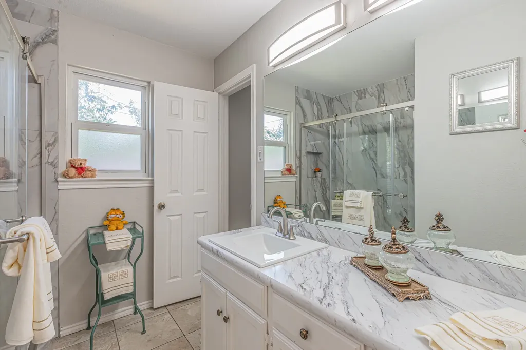 9269 Meandering Drive North Richland Hills TX 76182