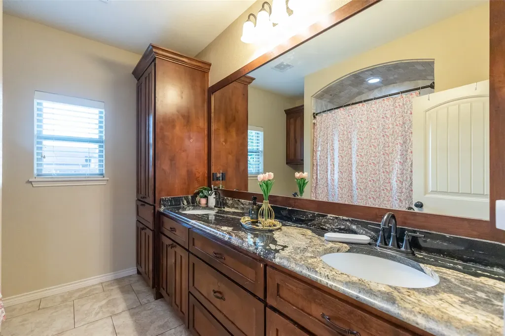 157 Coates Avenue Tuscola TX 79562
