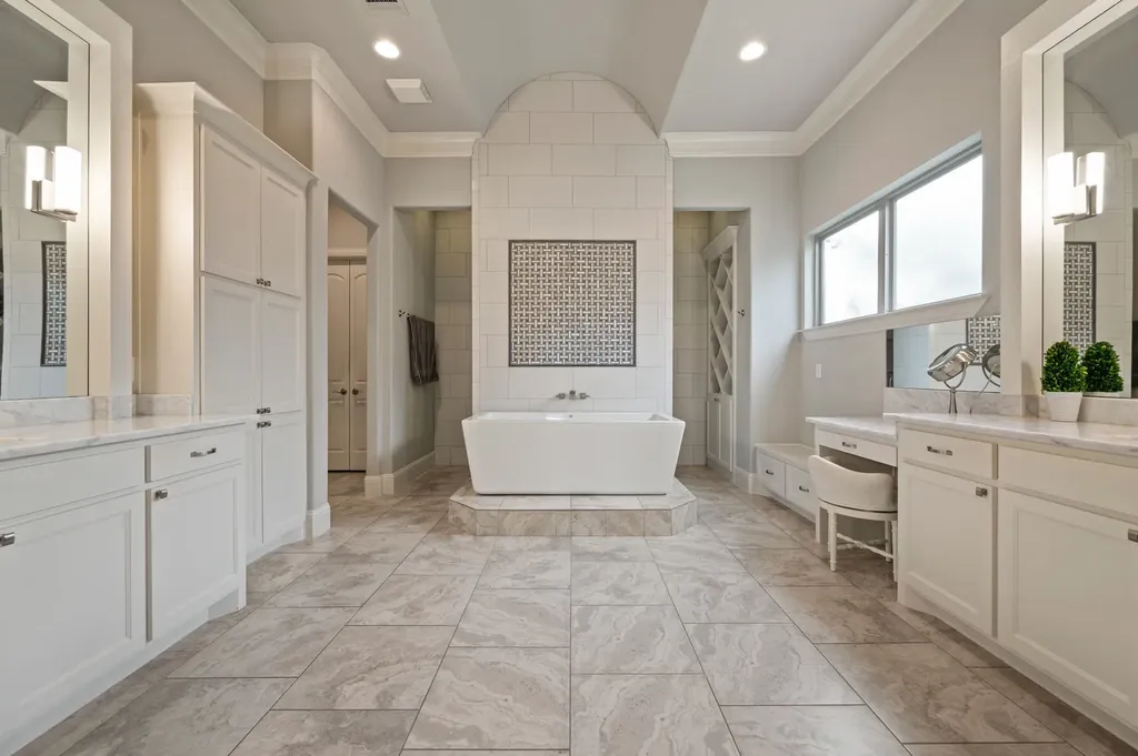908 Lake Carillon Lane Southlake TX 76092