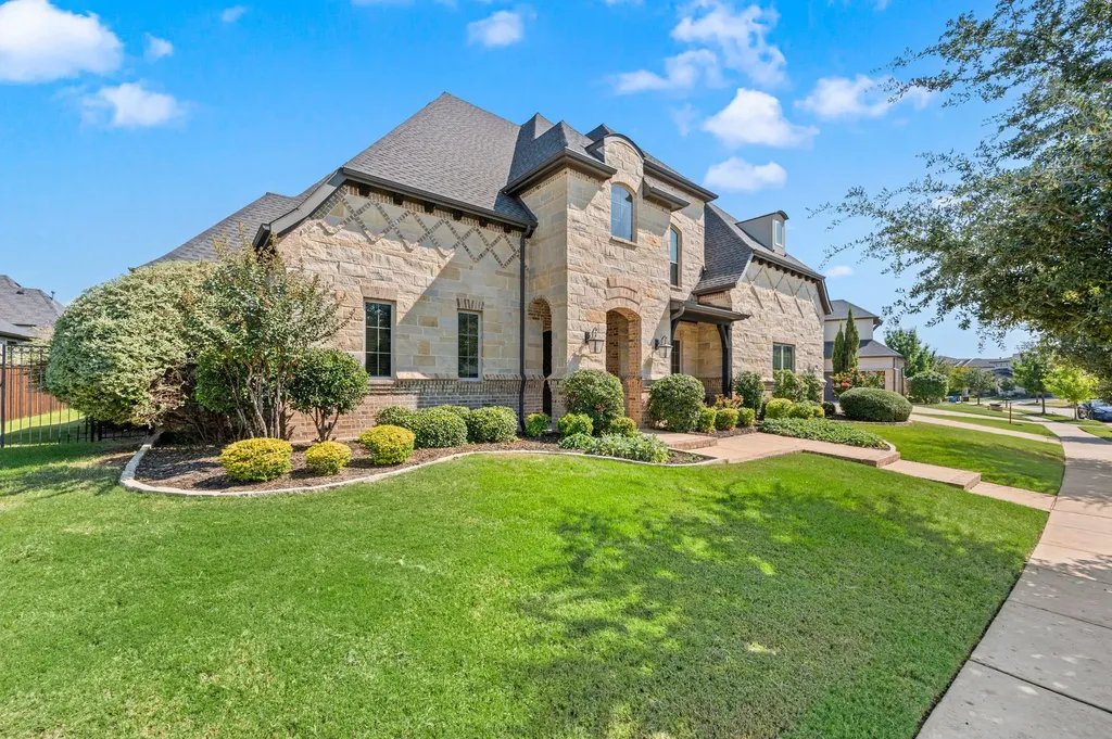 908 Lake Carillon Lane Southlake TX 76092