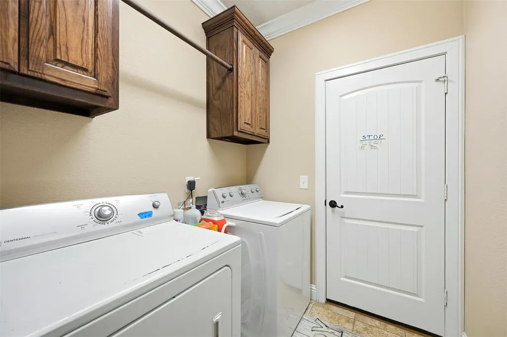 21 Lone Oak Boulevard Pottsboro TX 75076