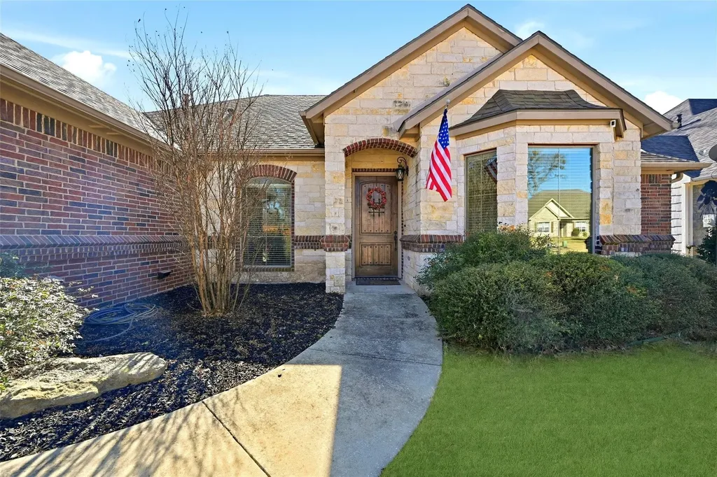 21 Lone Oak Boulevard Pottsboro TX 75076
