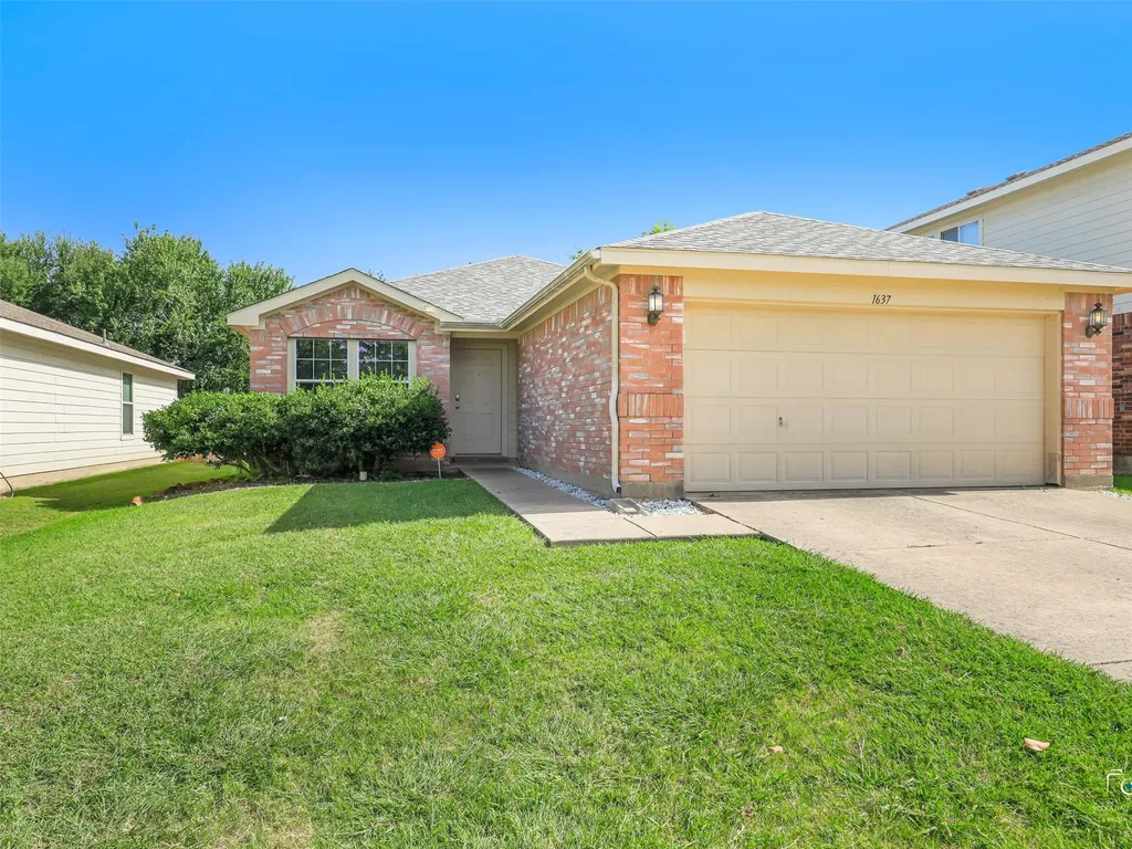 1637 Elm Street Anna TX 75409