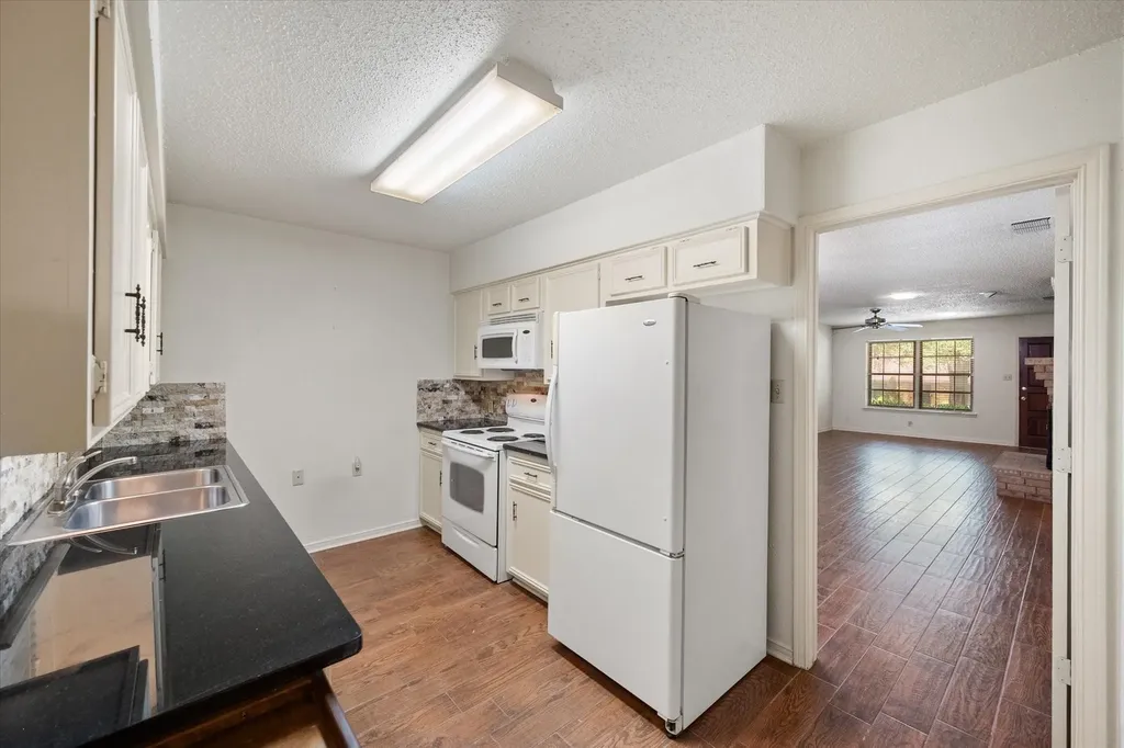 1208 Lexington Drive Corsicana TX 75110