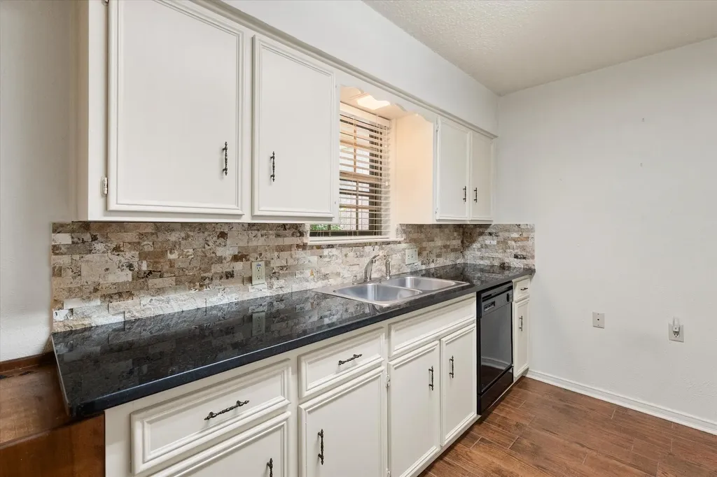 1208 Lexington Drive Corsicana TX 75110