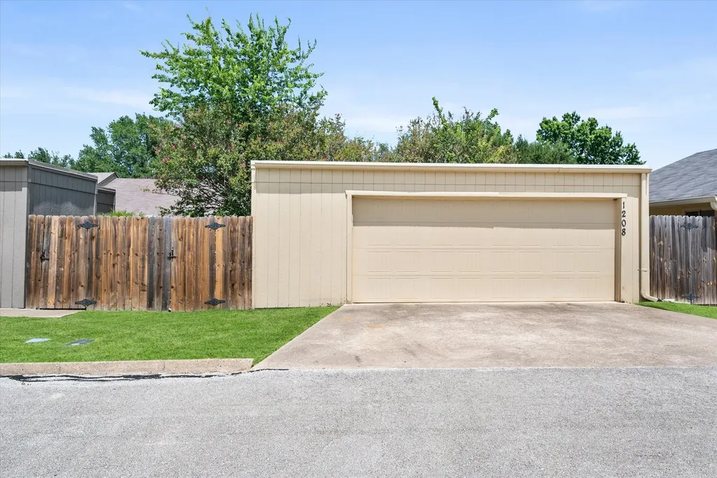 1208 Lexington Drive Corsicana TX 75110