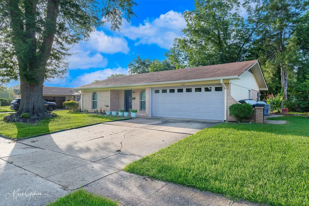 1920 Venus Drive Bossier City LA 71112