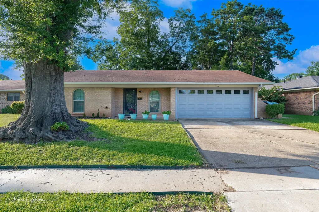 1920 Venus Drive Bossier City LA 71112