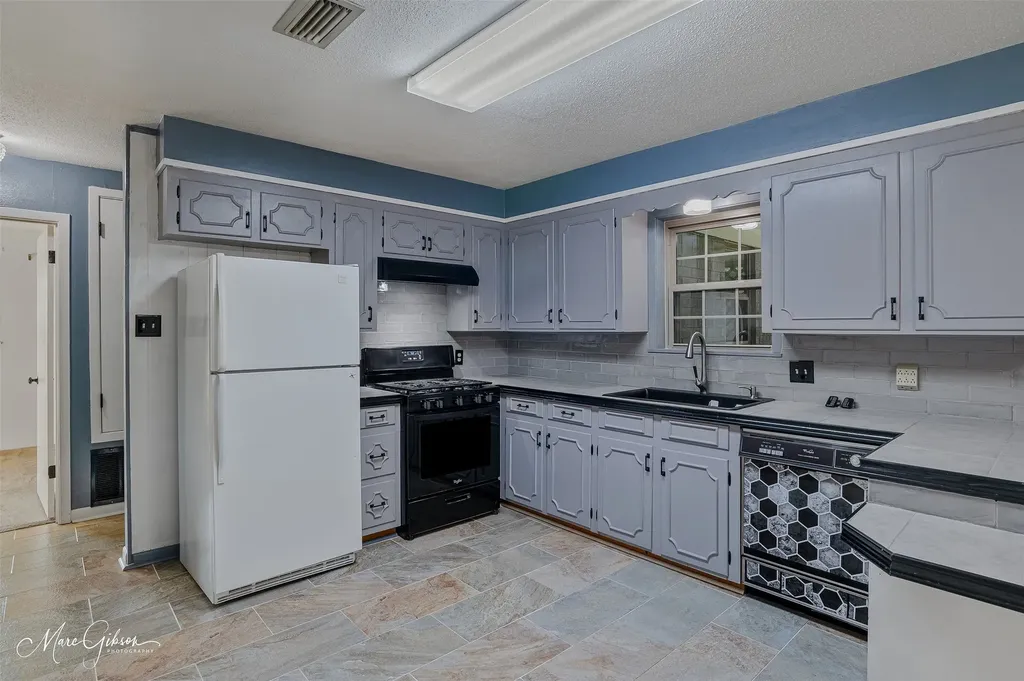 1920 Venus Drive Bossier City LA 71112