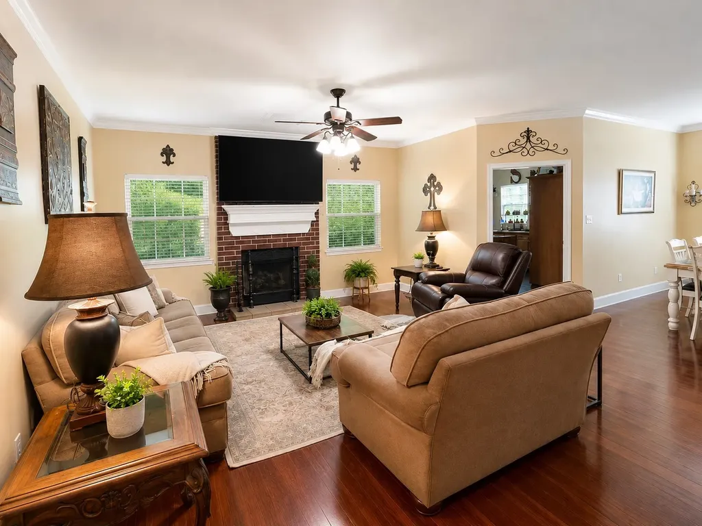 1622 Shady Lake Circle Henderson TX 75652