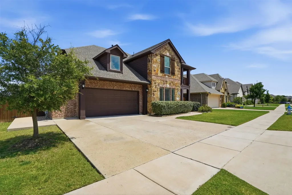 1122 Alderwood Drive Justin TX 76247
