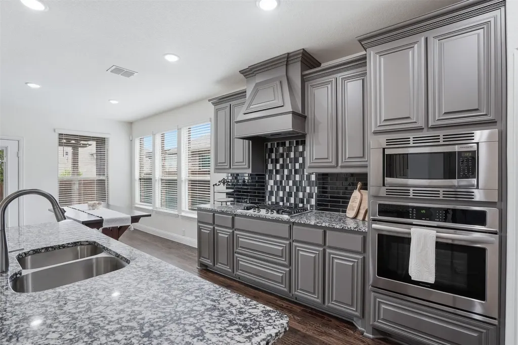 1122 Alderwood Drive Justin TX 76247
