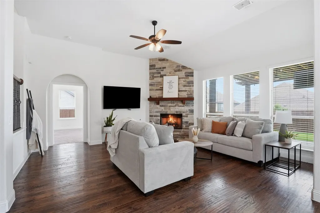 1122 Alderwood Drive Justin TX 76247