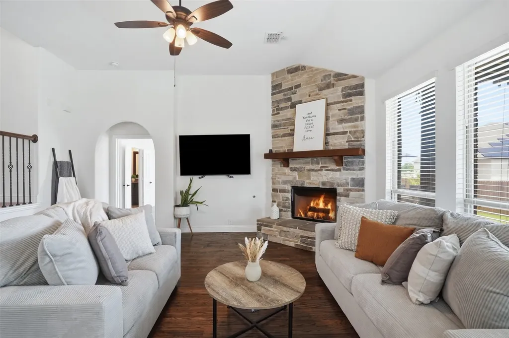 1122 Alderwood Drive Justin TX 76247