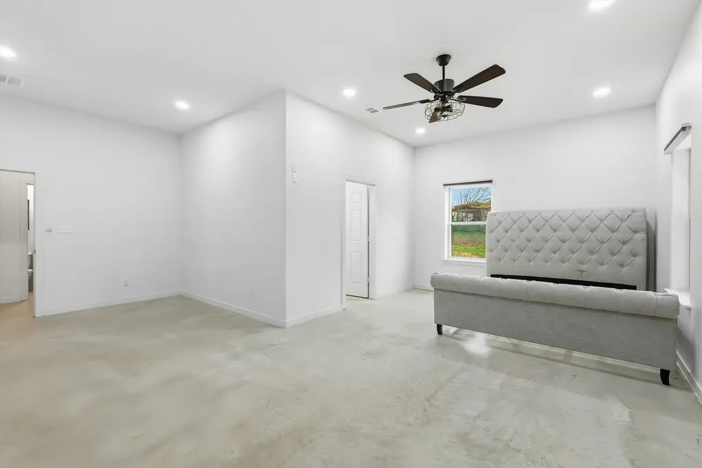 1445 County Road 3690 Paradise TX 76073