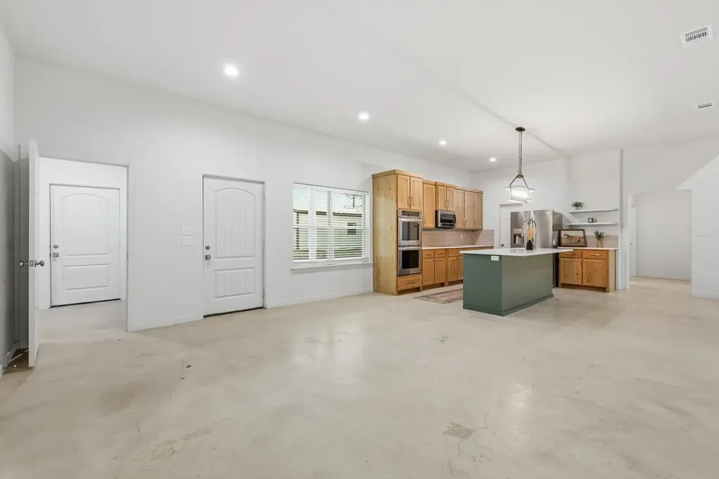 1445 County Road 3690 Paradise TX 76073