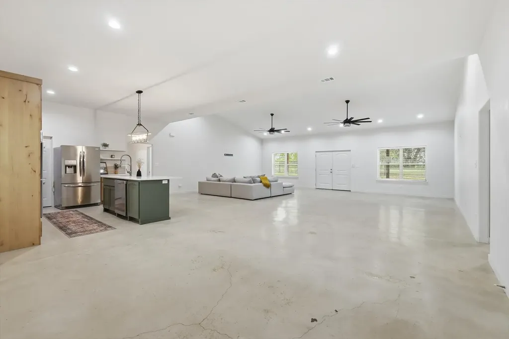 1445 County Road 3690 Paradise TX 76073