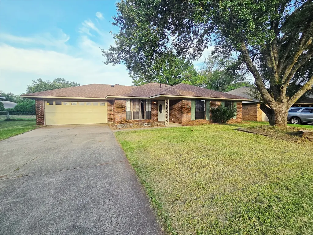 4911 Longstreet Place Bossier City LA 71112