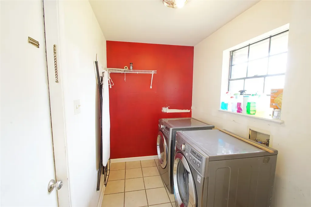 4911 Longstreet Place Bossier City LA 71112