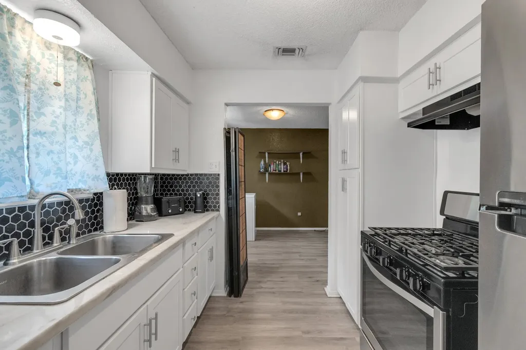 6315 Harmony Lane Dallas TX 75241