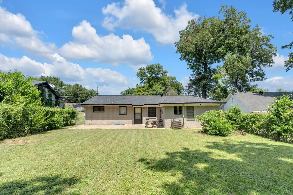 6315 Harmony Lane Dallas TX 75241