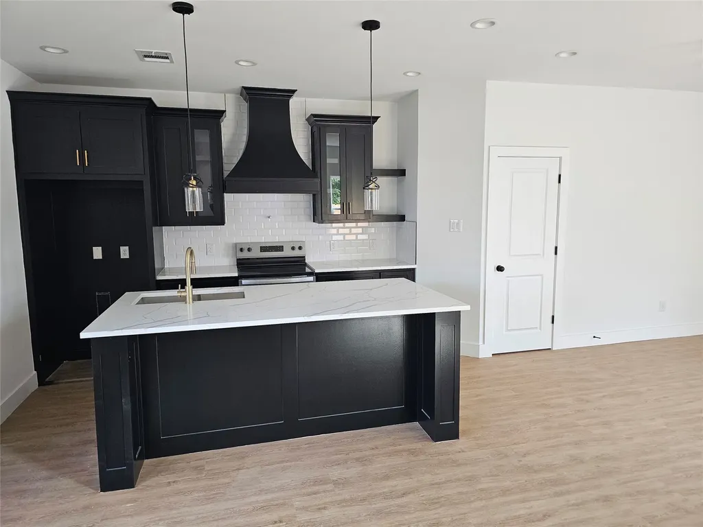 5031 Colonial Avenue Dallas TX 75215
