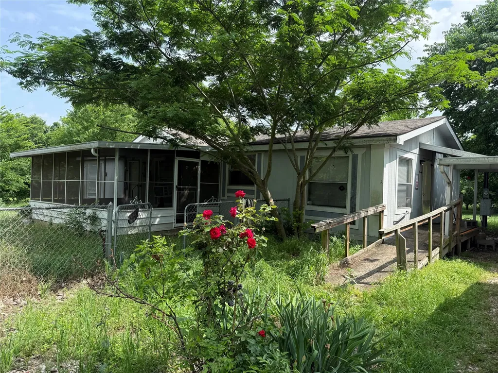 902 Quail Run Cleburne TX 76031