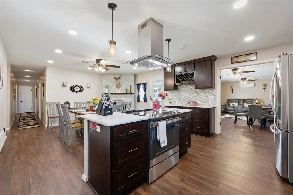 4301 Gram Lane Bellmead TX 76705