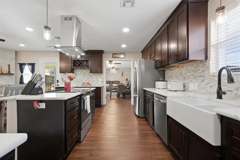 4301 Gram Lane Bellmead TX 76705