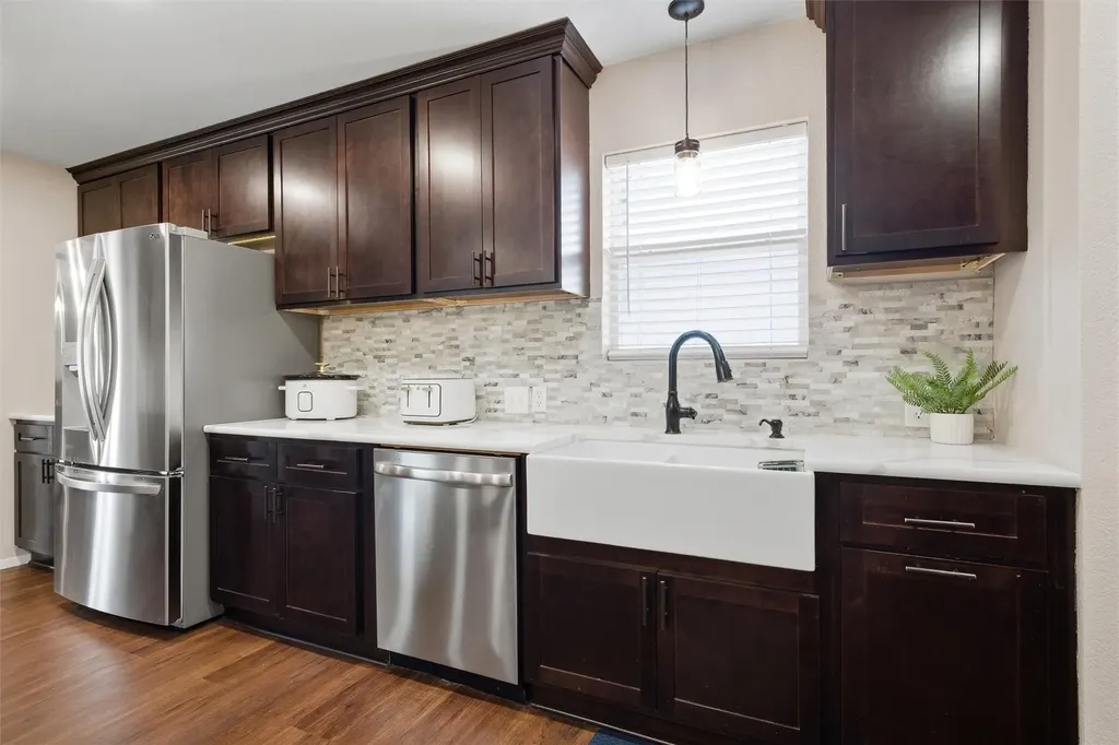 4301 Gram Lane Bellmead TX 76705