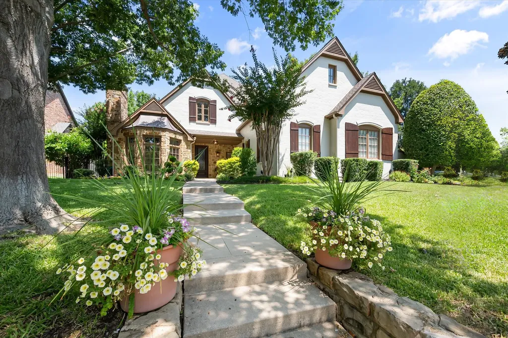 2111 Castle View Road Mansfield TX 76063