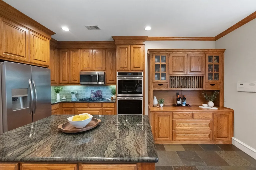 2111 Castle View Road Mansfield TX 76063