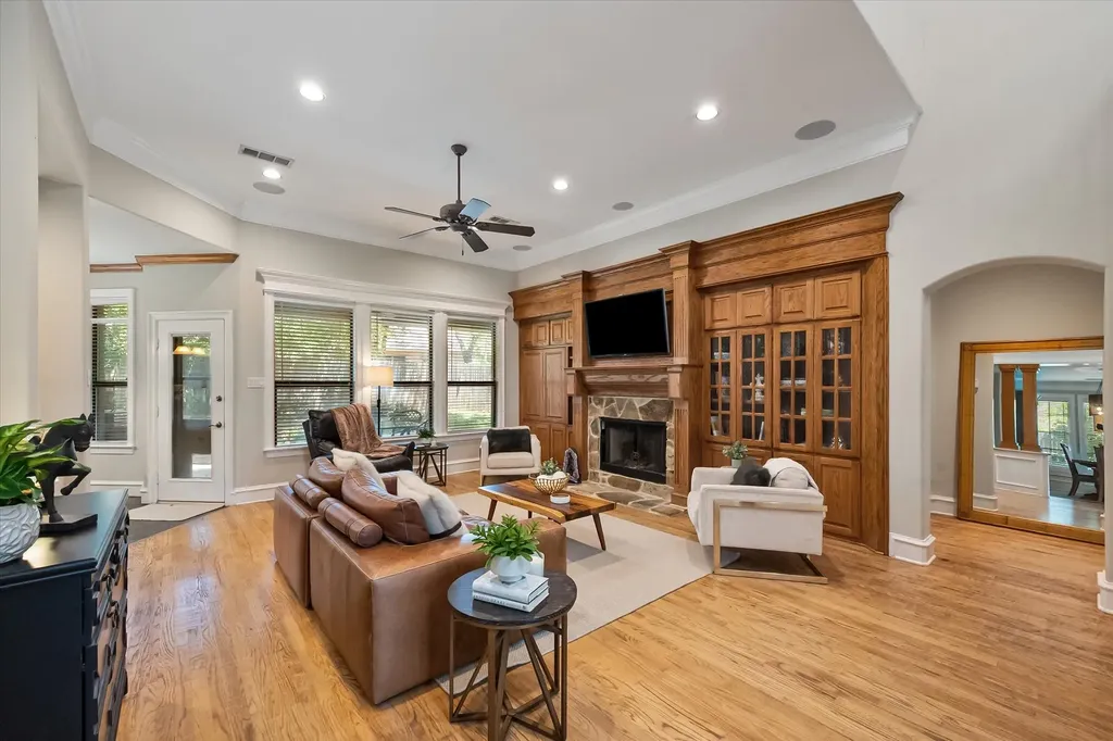 2111 Castle View Road Mansfield TX 76063