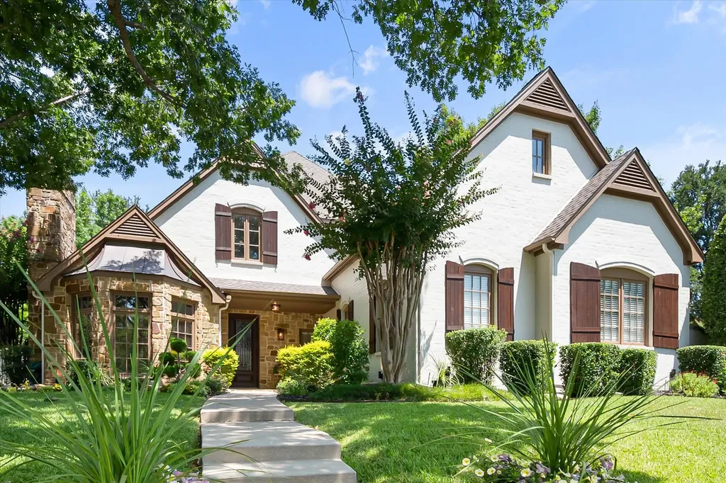 2111 Castle View Road Mansfield TX 76063